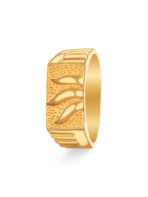 Attractive Mens Gold Ring