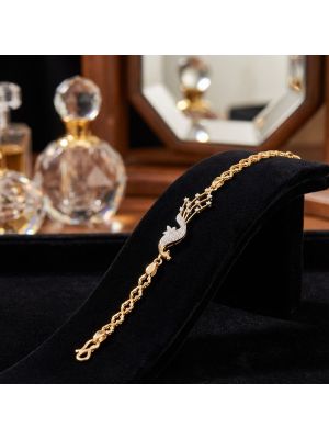 Mayil Pattern Linked Diamond Bracelet