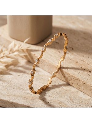 Radiant Wavy Diamond Station Bangle