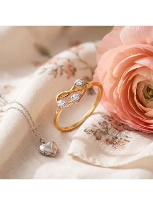 Filigree Infinity Crest Diamond Ring