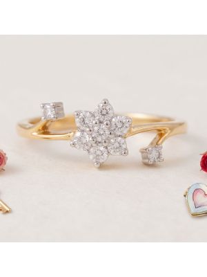 Elegant Floral Cluster Diamond Ring