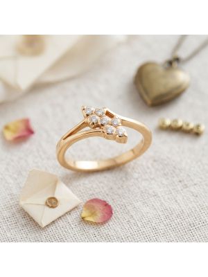 Elegant Asymmetrical Diagonal Cluster Diamond Ring