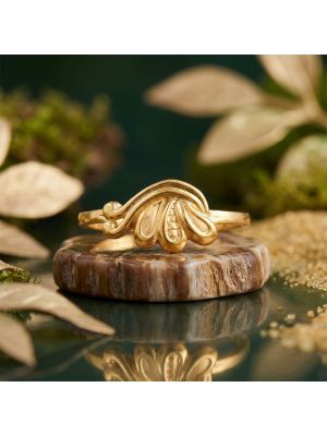 Minimalist Gold Leaf Ring