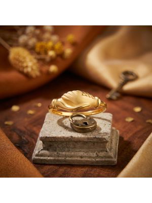 Polished Romantic Gold Ring