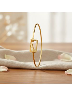 Trendy Gold Pyramid Casting Gadi