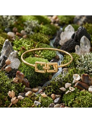 Square Clip Casting Gold Gadi