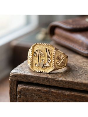 Classic Peacock Signet Gold Bolt Ring