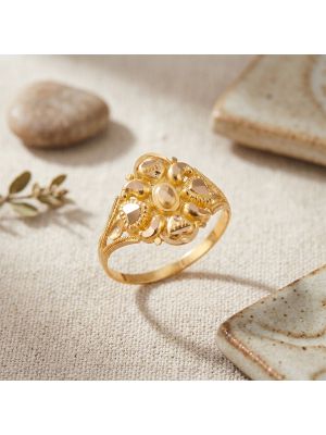 Heritage Filigree Shield Gold Ring