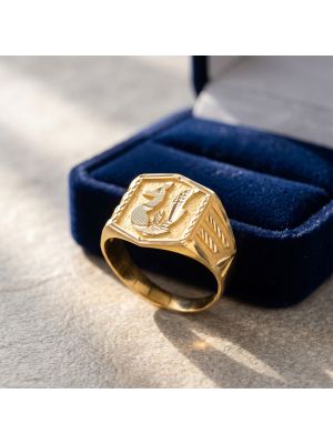Stylish Mayil Signet Gold Ring