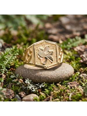 Petal Crest Gold Ring