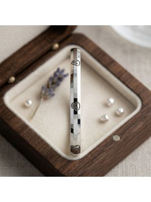 Stylish Sacred Men's Silver Gadi