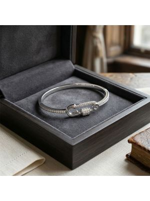 Luxury Lock Motif Silver Stone Gadi