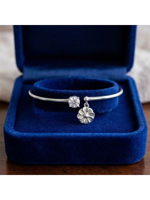 Floral Stylish Silver Gadi