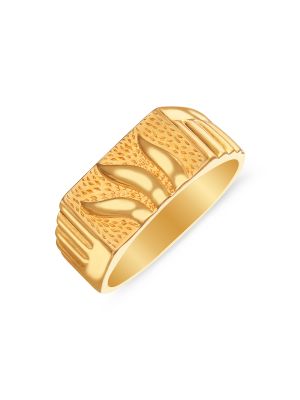 Attractive Mens Gold Ring-hover