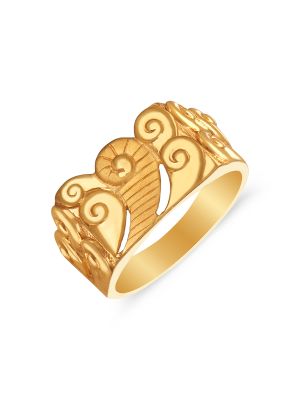 Attractive Mens Gold Ring-hover