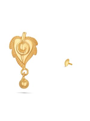 Impressive Leaf Design Gold Drop Earring-hover