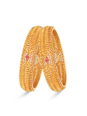 Exquisite Traditional Gold Bangle-hover