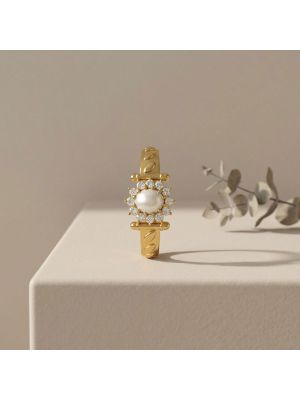 Pearl Halo Gold Ring -hover