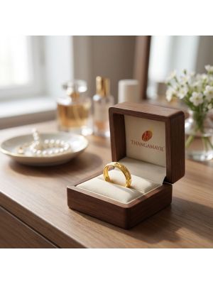 Bold Wedding Gold Ring-hover