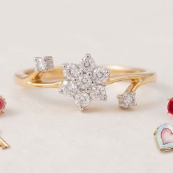 Elegant Floral Cluster Diamond Ring