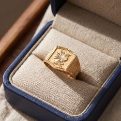 Radiant Avian Motif Gold Ring