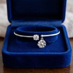 Floral Stylish Silver Gadi