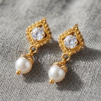 Traditional Luxury Pearl Gold Drops