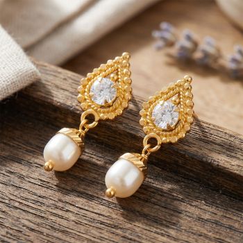 Heritage Paisley Pearl Gold Drops