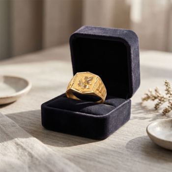 Leaf Signet Gold Ring
