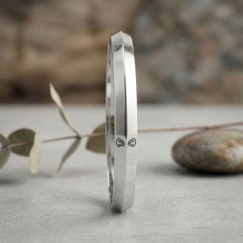 Solid Spritual Men's Silver Gadi