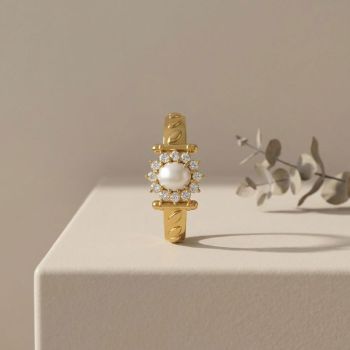 Pearl Halo Gold Ring -hover